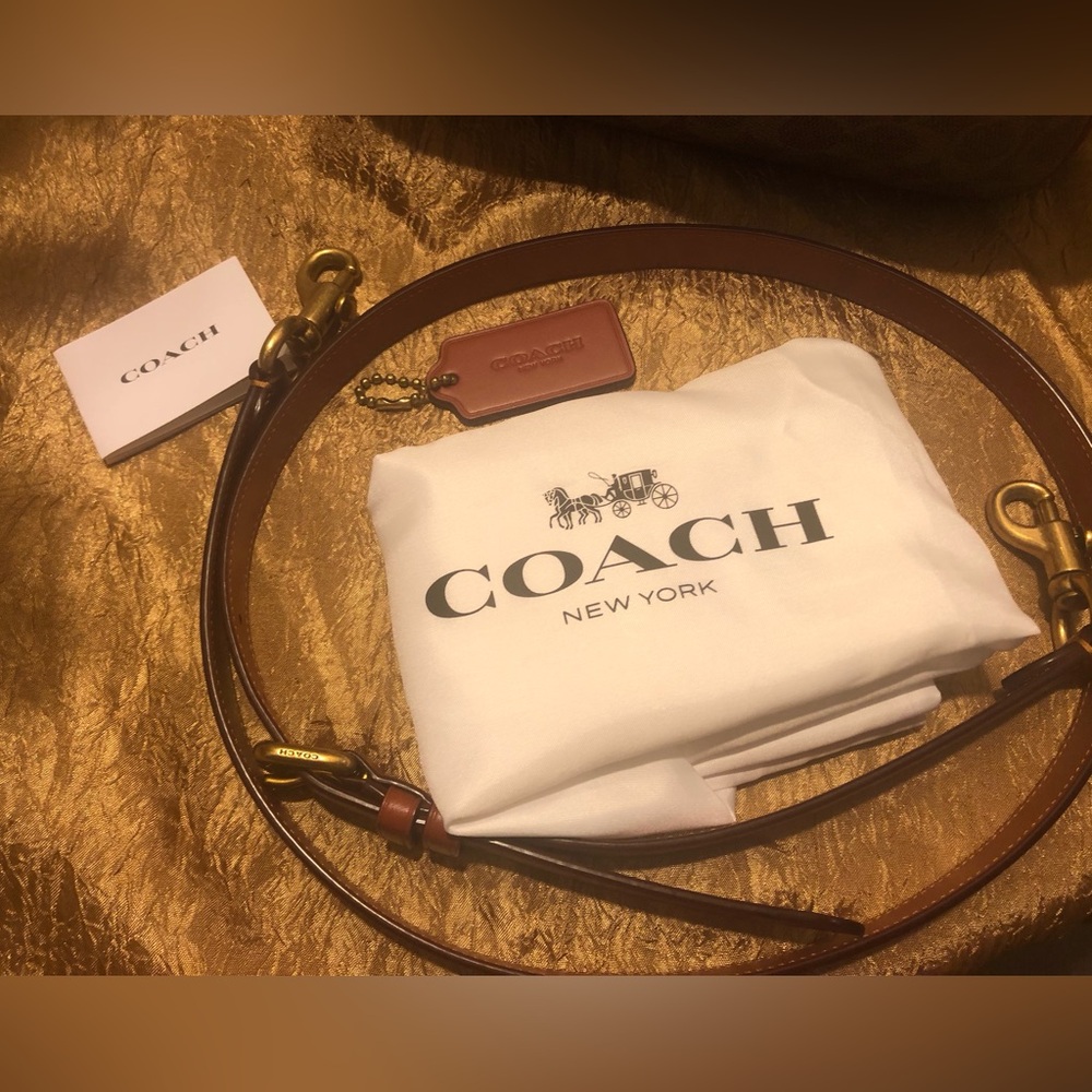 Coach Cassie Crossbody in Signature Canvas - Picture 7 of 7